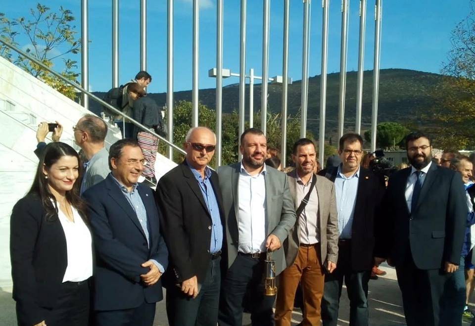 Την Πέμπτη η Φλόγα του Αυθεντικού Μαραθωνίου στη Λάρνακα για τον Radisson Blu Διεθνή Μαραθώνιο